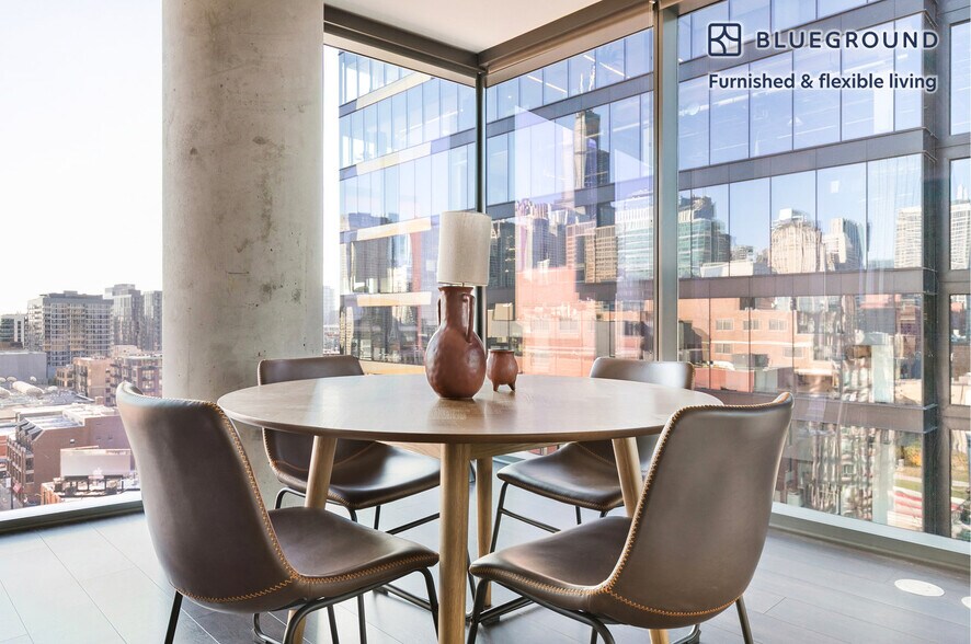 Building Photo - 730 W Couch Pl