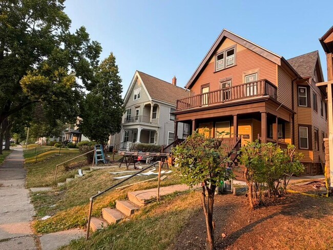 Building Photo - 3356 N Buffum St