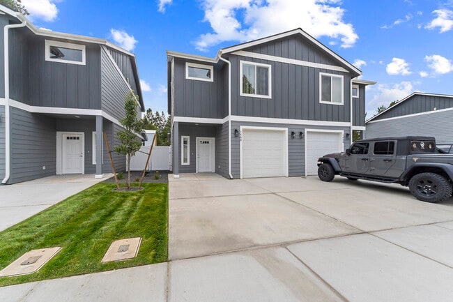 Building Photo - Birkdale Commons