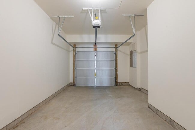 Building Photo - 2618 Lassen Dr