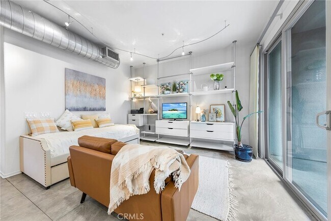 Building Photo - 210 N Spurgeon St