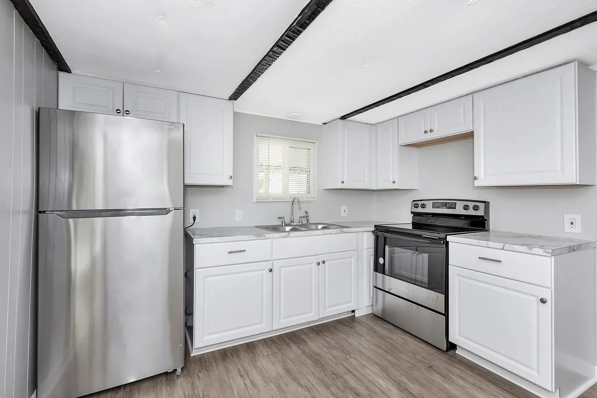 Building Photo - 415 W Limestone Rd