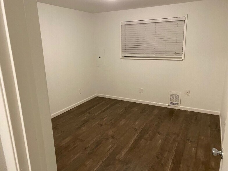 bedroom 2 - 617 SW 3rd Pl
