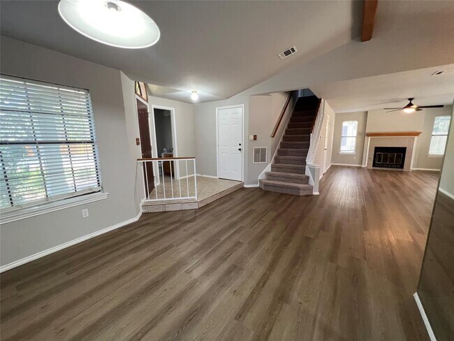 Building Photo - 7906 Tiffany Dr