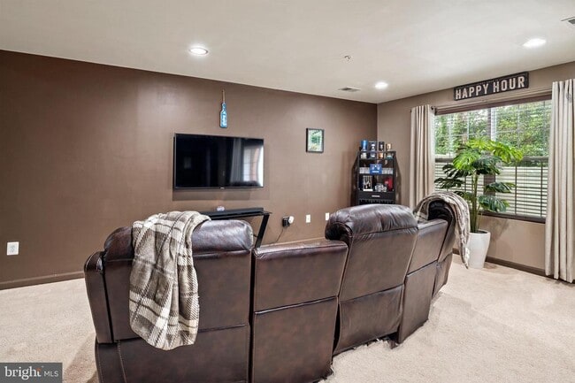 Building Photo - 7530 Stonehouse Run Dr