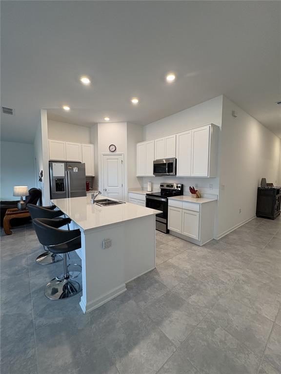 Building Photo - 748 Trotters Dr