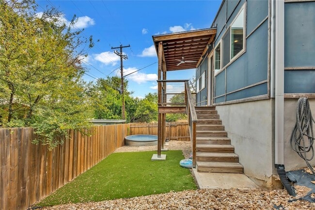 Building Photo - 1518 Parker Ln