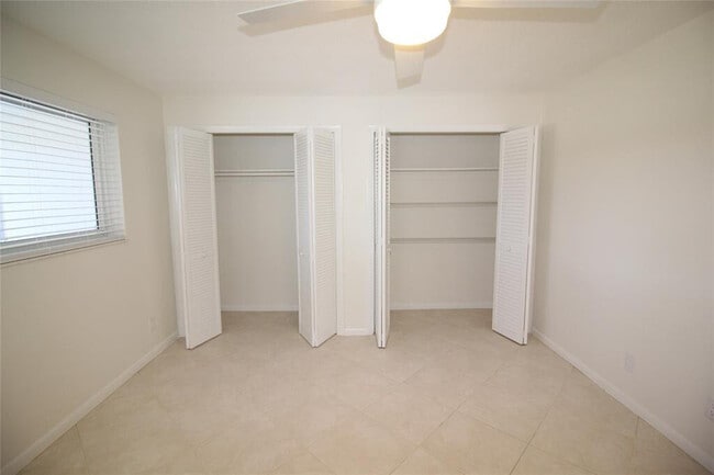 Building Photo - 450 SW 9th St