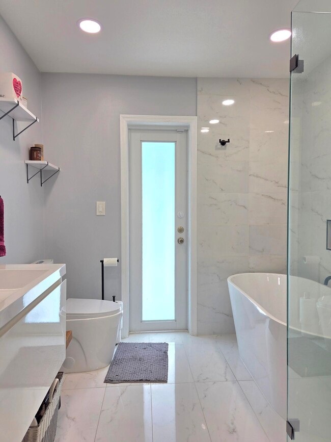 Building Photo - 8730 NW 17th Ct