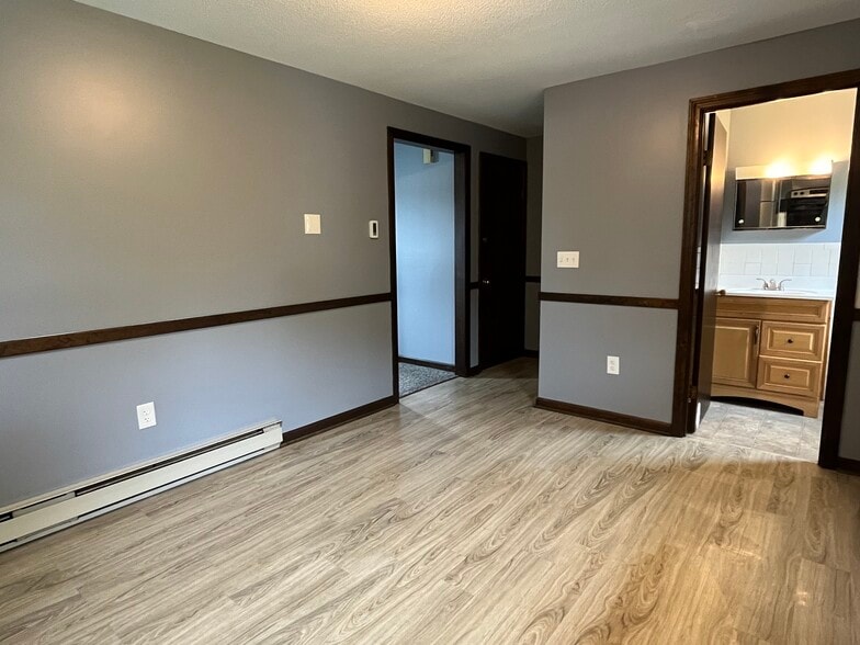 Building Photo - 485 Corey St