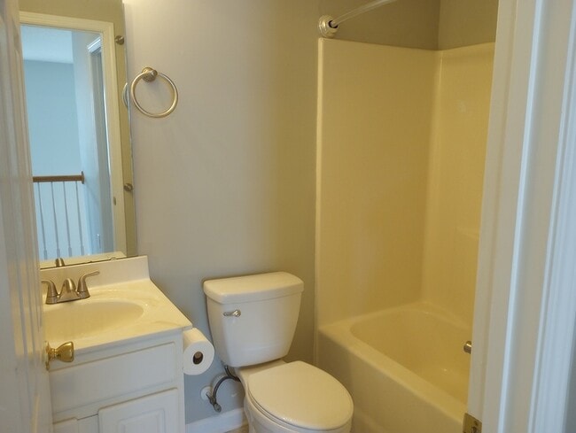 Building Photo - 108 Lacombe Ct