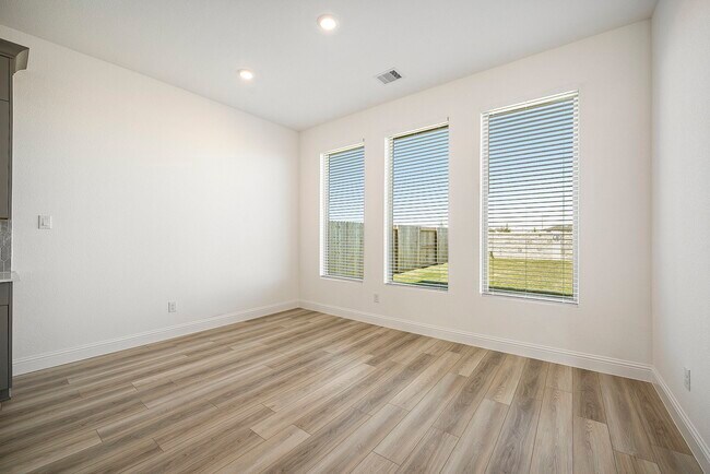 Building Photo - 3210 Blue Grama Bnd