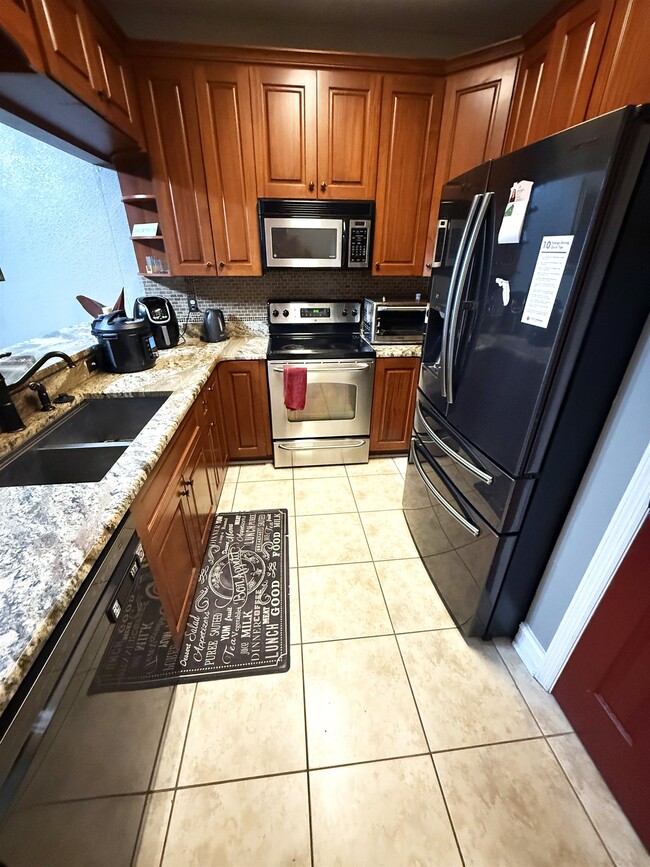 Building Photo - 1508 Crescent Hills Dr