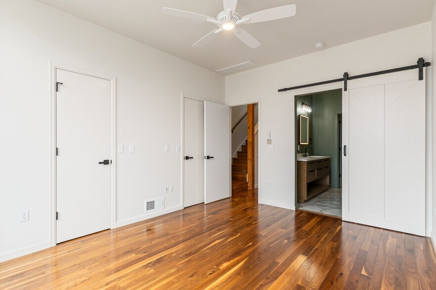 primary bedroom - 2680 Blake St