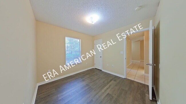 Building Photo - 2455 Starmount Dr