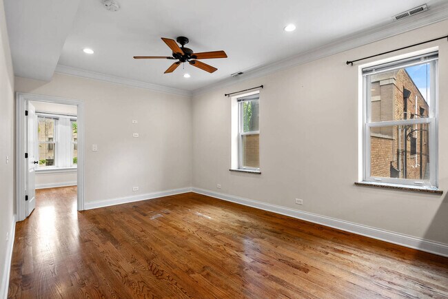Building Photo - 2117 W Irving Park Rd