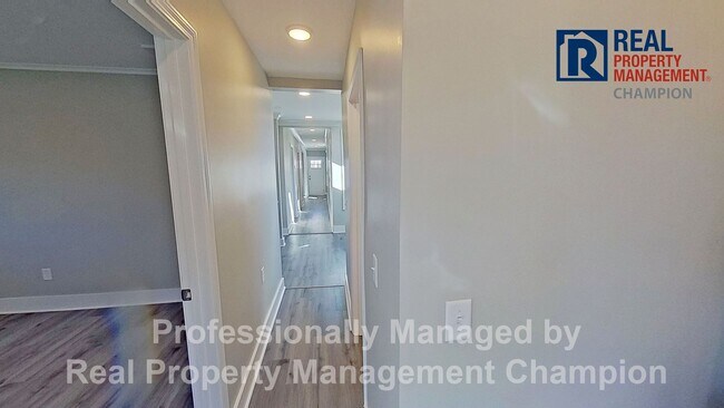 Building Photo - Updated 3 BD/1.5 BA Home in the Heart of Downtown Wilmington