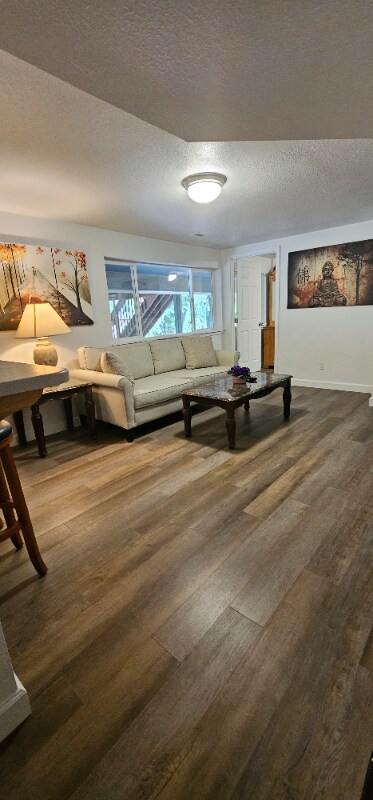 Building Photo - 1626 Huson Dr