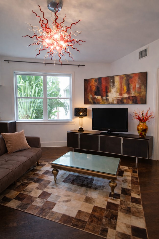 Building Photo - 900 16th St