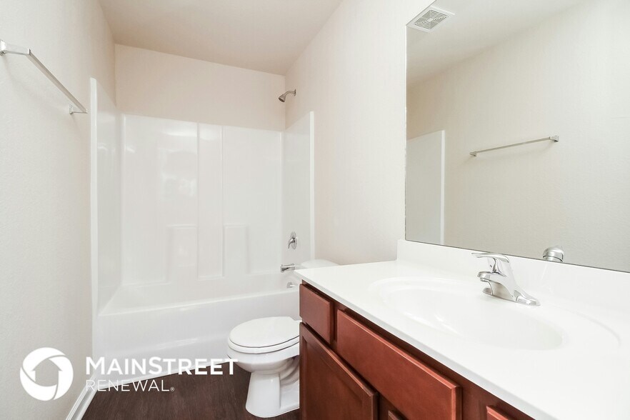 Building Photo - 2614 Stinger Dr