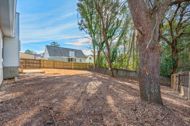 Building Photo - 423 Northview Ln