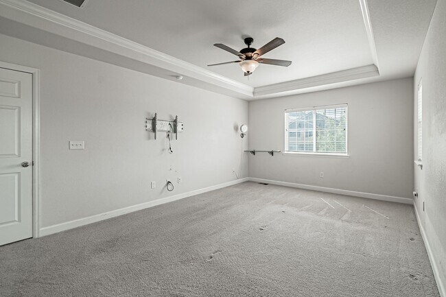 Building Photo - Spacious 5BD, 4BA Castle Rock Home with Fi...