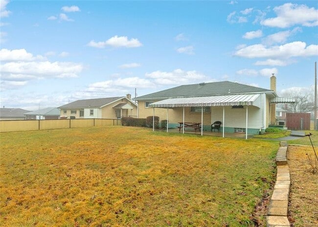 Building Photo - 4813 Sandy Dr