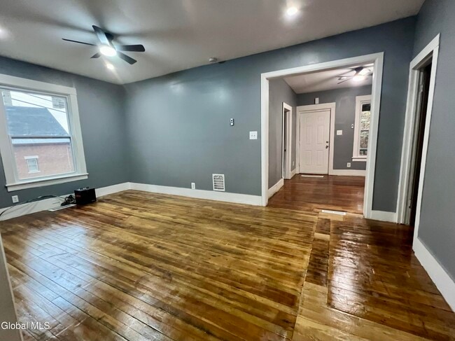 Building Photo - 213-215 Vrooman Ave