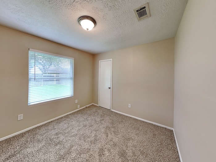 Building Photo - 2855 Pilgrims Point Dr