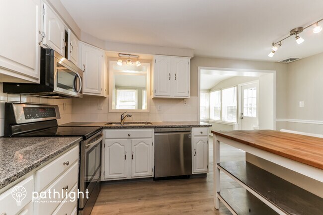 Building Photo - 1526 Telegraph Rd