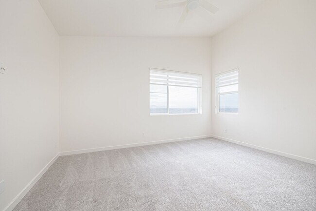 Building Photo - Beautifully Updated 3-Bedroom Detached hom...