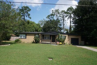 Building Photo - 3/2 Home in San Jose Estates