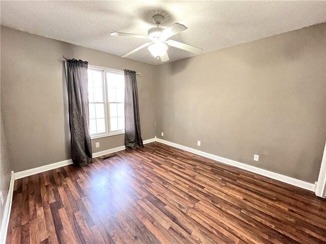 Building Photo - 95 Bassingham Dr