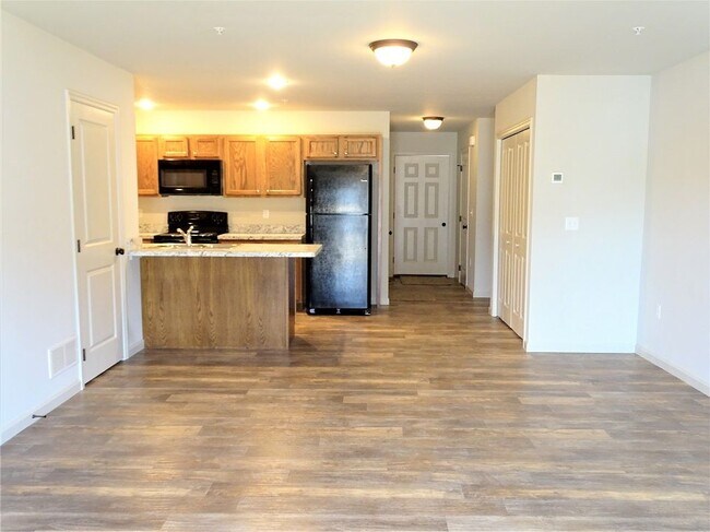 Building Photo - 226 Lakeside Crossing