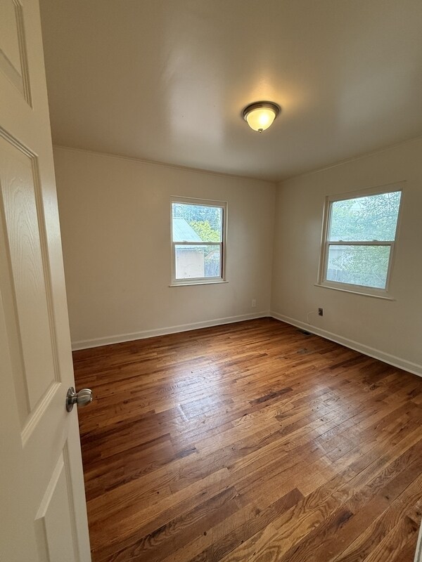 Building Photo - 1906 8th St