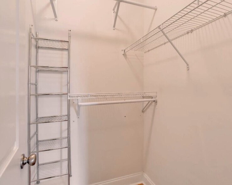 Walk-in closets - 144 Breezes Dr