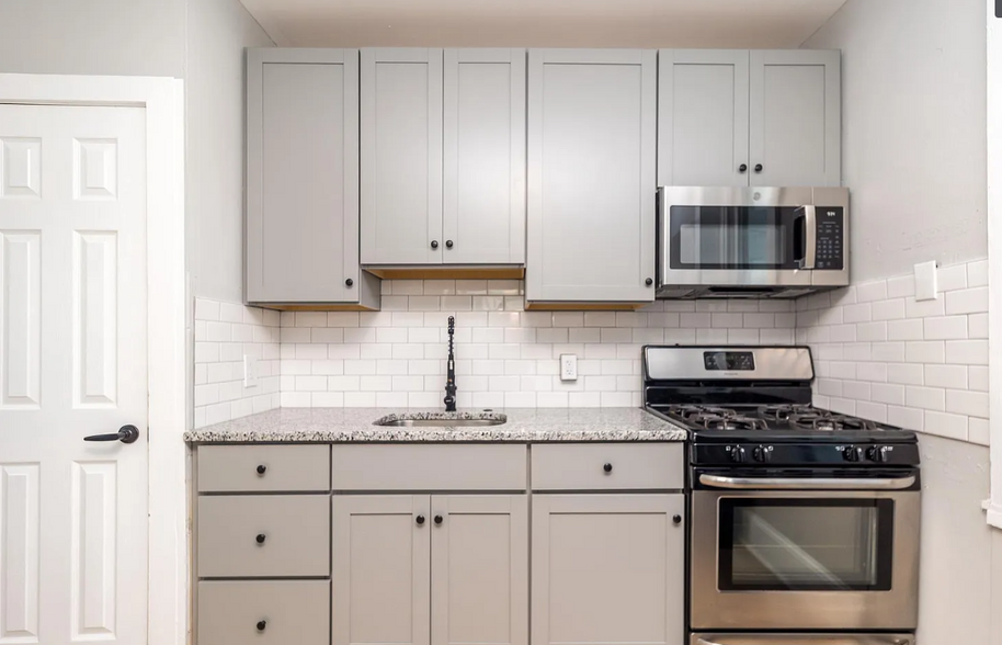 Kitchen - 708 E Walnut St