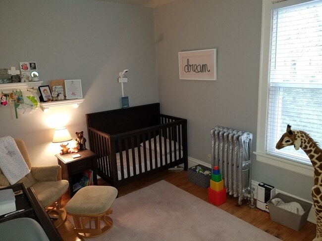 Building Photo - 3272 N Hackett Ave