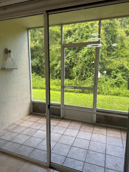 Building Photo - 13829 Timberland Dr