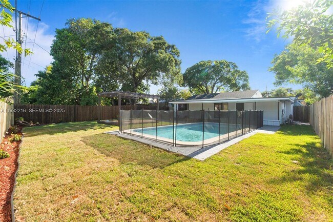 Building Photo - 1516 SW 30th Terrace