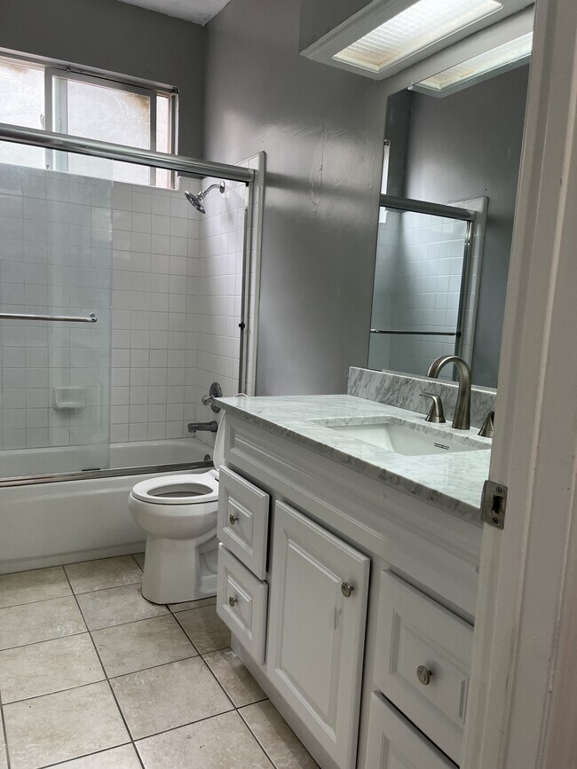 Building Photo - 2021 Nand Dr