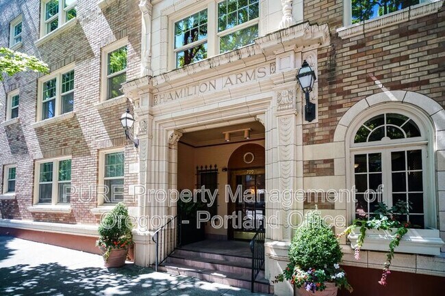 Building Photo - 709 SW 16th Ave