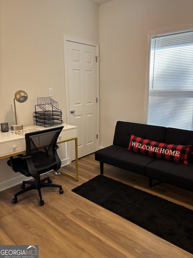 Building Photo - 100 Field Ave