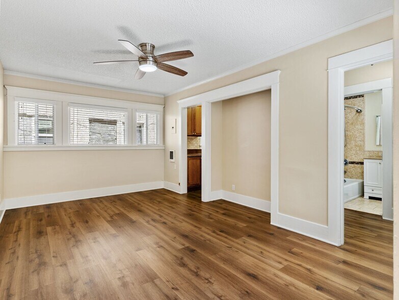 Primary Photo - 1460 Gaviota Ave