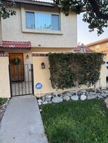 Building Photo - 1117 Cll Malaga