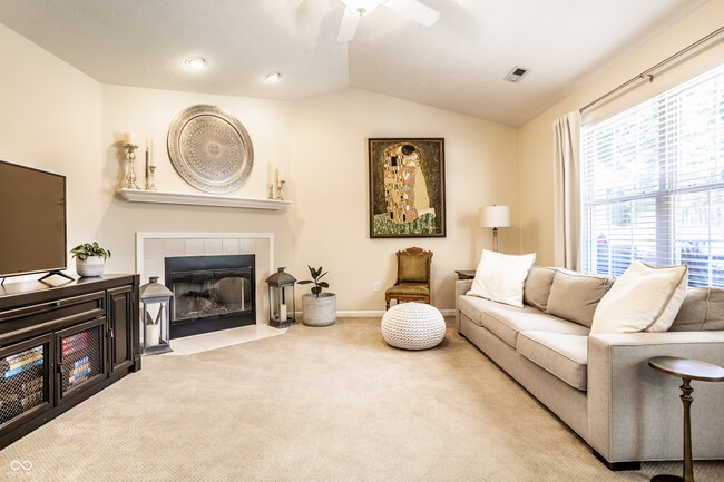 Building Photo - 14924 Oak Rd