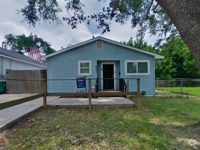 Building Photo - 4501 Clover St