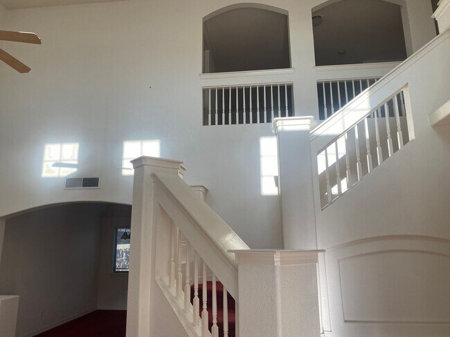 Building Photo - HOLIDAY SPECIAL  $1,695.00 First two month...