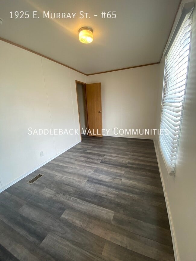 Building Photo - 1925 E Murray St