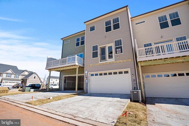 Building Photo - 5892 Bella Marie Wy